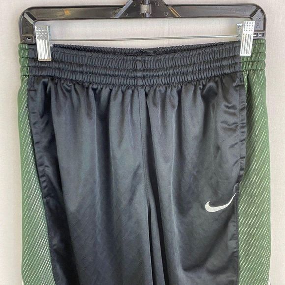 NIKE Black & Green Running Short - Picture 2 of 8